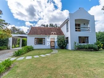 https://web5.gallito.com.uy/casa-en-tio-tom-3-dormitorios-ref-pbi528-inmuebles-23062861