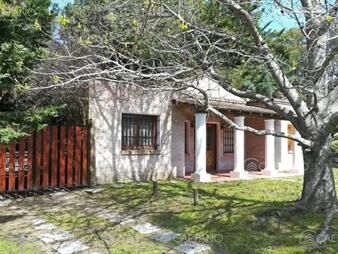 https://web5.gallito.com.uy/hermoso-chalet-a-2-cuadras-de-playa-brava-inmuebles-20534261