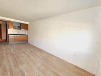 https://www.gallito.com.uy/venta-apartamento-monoambiente-en-pocitos-con-patio-inmuebles-27489549