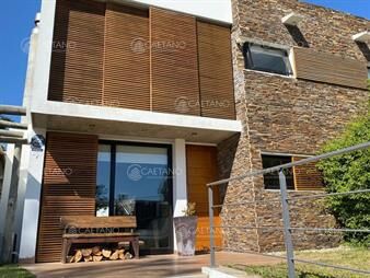 https://www.gallito.com.uy/venta-casa-ph-4-dormitorios-en-zona-pinares-inmuebles-25934687