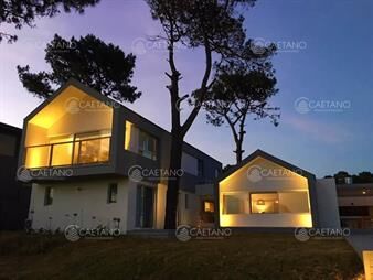 https://www.gallito.com.uy/venta-casa-5-dormitorios-josã©-ignacio-inmuebles-24417961