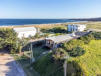 https://www.gallito.com.uy/casa-en-venta-en-las-grutas-punta-ballena-ref-inmuebles-27266320