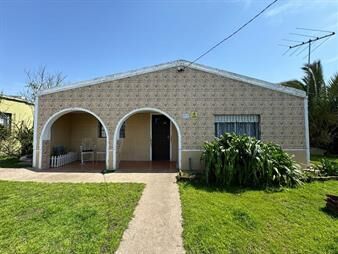https://www.gallito.com.uy/vendo-casa-3-dormitorios-garaje-en-barros-blancos-inmuebles-27535271