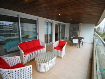 https://web5.gallito.com.uy/venta-apartamento-3-dormitorios-icon-brava-punta-inmuebles-24815910