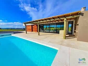 https://www.gallito.com.uy/vendo-casa-a-estrenar-3-dormitorios-en-suite-en-inmuebles-23789302