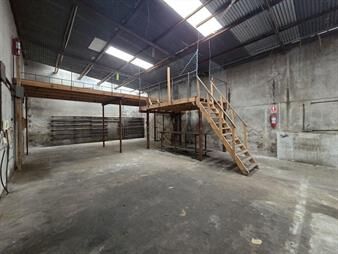 https://web5.gallito.com.uy/venta-local-comercial-en-barrio-goes-inmuebles-27535795
