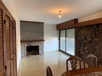 https://web5.gallito.com.uy/venta-casa-4-dormitorios-carrasco-norte-bolivia-y-messina-a-inmuebles-24527430