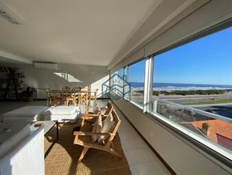 https://web5.gallito.com.uy/apartamento-en-venta-de-3-dormitorios-en-playa-brava-fre-inmuebles-25686466