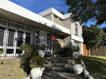 https://www.gallito.com.uy/casa-en-punta-del-este-4-dormitorios-inmuebles-27266427