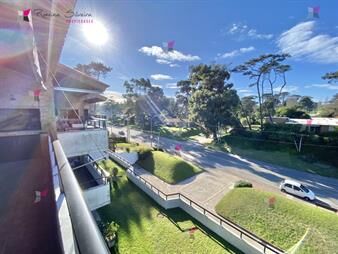 https://www.gallito.com.uy/apartamento-en-venta-3-dormitorios-3-baños-2-en-inmuebles-26963352