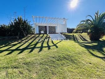 https://web5.gallito.com.uy/casa-en-playa-las-grutas-punta-ballena-inmuebles-25649084