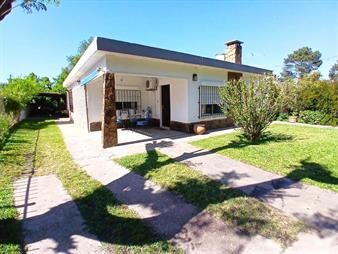 https://web5.gallito.com.uy/venta-de-hermosa-casa-3-d-y-ap-al-fondo-en-parque-del-pla-inmuebles-26676769