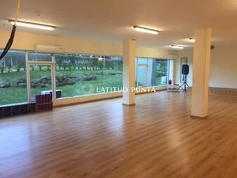 https://www.gallito.com.uy/local-comercial-av-roosevelt-inmuebles-27415654