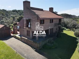 https://www.gallito.com.uy/casa-en-punta-colorada-peter-ref-ca200348-inmuebles-20245037