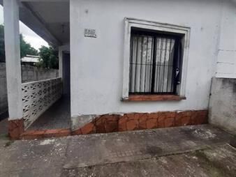 https://web5.gallito.com.uy/se-vende-acogedora-casa-en-jardines-del-inmuebles-27544141