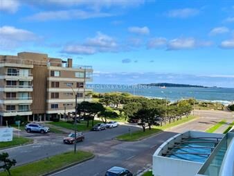 https://web5.gallito.com.uy/apartamento-en-venta-de-2-dormitorios-y-en-torre-inmuebles-26288449