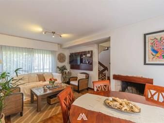https://web5.gallito.com.uy/venta-casa-3-dormitorios-escritorio-carrasco-sur-inmuebles-27119131