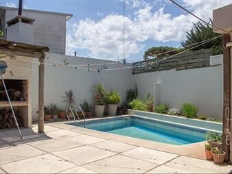 https://www.gallito.com.uy/casa-en-venta-de-4-dormitorios-con-piscina-en-barrio-monaco-inmuebles-26373661