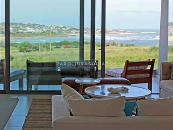 https://web5.gallito.com.uy/apartamento-de-3-dormitorios-en-venta-en-tiburon-inmuebles-19576535