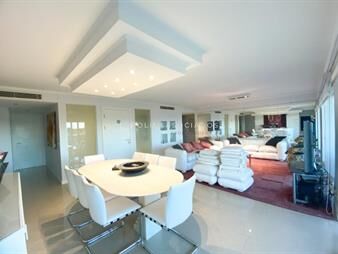 https://web5.gallito.com.uy/apartamento-en-venta-de-4-dormitorios-mas-de-en-inmuebles-26951269