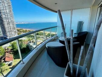 https://web5.gallito.com.uy/apartamento-en-venta-de-2-dormitorios-y-en-torre-inmuebles-26535756
