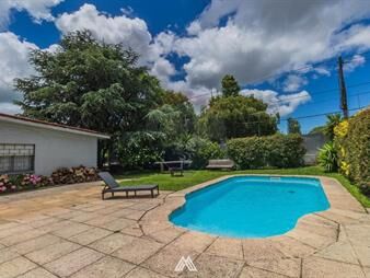 https://web5.gallito.com.uy/venta-casa-4-dorm-piscina-y-barb-carrassco-norte-inmuebles-27552756