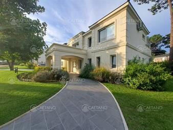 https://web5.gallito.com.uy/boulevard-park-casa-de-4-dormitaros-con-piscina-inmuebles-27552906