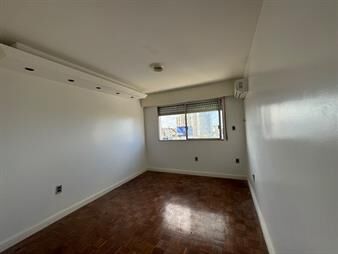 https://web5.gallito.com.uy/vendo-apartamento-2-dormitorios-garaje-pque-batlle-inmuebles-26617367