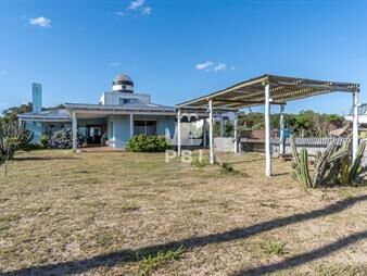 https://www.gallito.com.uy/casa-de-5-dormitorios-en-sauce-de-portezuelo-inmuebles-24786139
