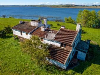 https://web5.gallito.com.uy/casa-4-dormitorios-en-laguna-de-los-cisnes-punta-inmuebles-23082246