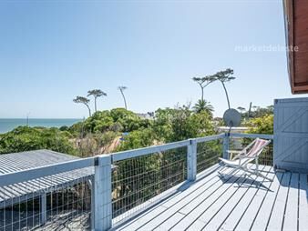 https://www.gallito.com.uy/casa-reciclada-en-playa-mansa-pinares-inmuebles-26701747
