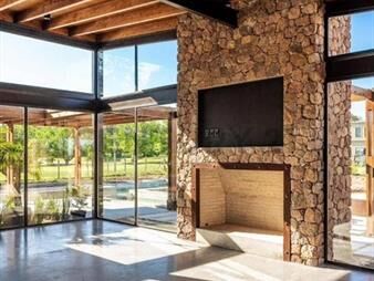 https://www.gallito.com.uy/espectacular-terreno-de-816-m2-en-cava-de-la-tahona-permu-inmuebles-27008872