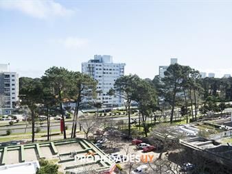https://web5.gallito.com.uy/departamento-en-venta-de-3-dormitorios-en-center-inmuebles-27406363