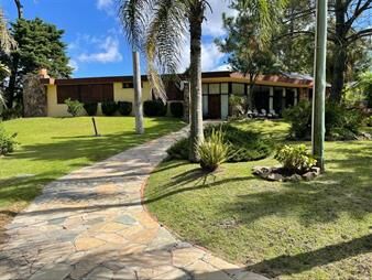 https://www.gallito.com.uy/venta-casa-4-dormitorios-parada-9-de-la-mansa-inmuebles-27557198