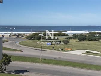 https://web5.gallito.com.uy/apartamento-en-venta-de-2-dormitorios-en-edificio-inmuebles-24994416