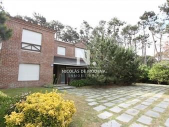 https://web5.gallito.com.uy/vende-casa-de-4-dormitorios-en-laguna-blanca-â-inmuebles-27549039