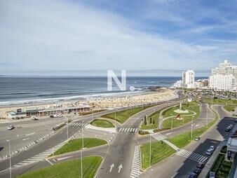 https://web5.gallito.com.uy/lujoso-apartamento-en-torre-imperiale-de-3-en-inmuebles-25042686
