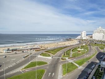 https://web5.gallito.com.uy/lujoso-apartamento-en-torre-imperiale-punta-del-inmuebles-26715313