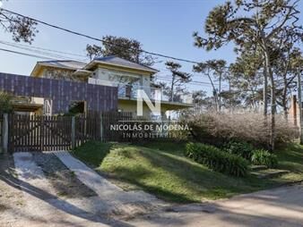 https://web5.gallito.com.uy/casa-de-6-dormitorios-en-venta-proximo-al-mar-inmuebles-24049490