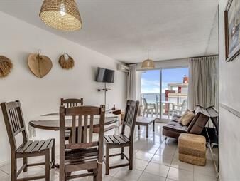 https://web5.gallito.com.uy/venta-apartamento-2-dormitorios-playa-brava-pda-2-inmuebles-27425656