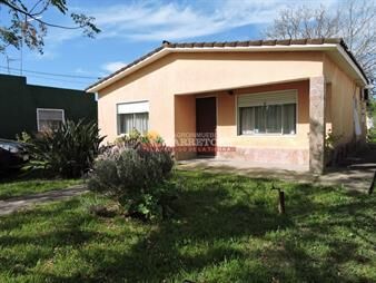 https://www.gallito.com.uy/casa-en-los-cerrillos-3-dorm-mas-de-800m2-de-inmuebles-24490924