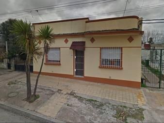 https://web5.gallito.com.uy/casa-de-4-dormitorios-y-un-generoso-fondo-con-parrillero-inmuebles-26889838