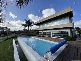 https://www.gallito.com.uy/casa-en-venta-playa-mansa-punta-del-este-inmuebles-27415702