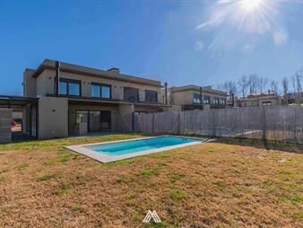 https://web5.gallito.com.uy/alquiler-casa-barrio-privado-3-dormitorios-3-baños-inmuebles-27438520