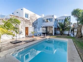https://web5.gallito.com.uy/venta-de-propiedad-de-4-dormitorios-en-punta-del-inmuebles-25807686