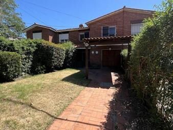 https://www.gallito.com.uy/venta-casa-ph-de-4-dormitorios-jardin-y-garage-en-carrasco-inmuebles-27565030