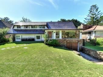 https://web5.gallito.com.uy/casa-en-venta-en-punta-del-este-zona-shopping-inmuebles-27161311