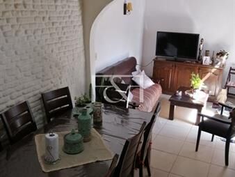 https://www.gallito.com.uy/casa-de-altos-con-amplio-patio-con-parillero-inmuebles-23147696