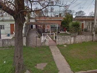 https://web5.gallito.com.uy/casa-2-dormitorios-y-dos-apartamentos-en-manga-inmuebles-23147750