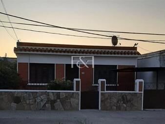 https://web5.gallito.com.uy/casa-en-venta-de-5-dormitorios-c-cochera-en-inmuebles-23151838